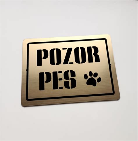 Ilustračná tabuľka s nápisom 