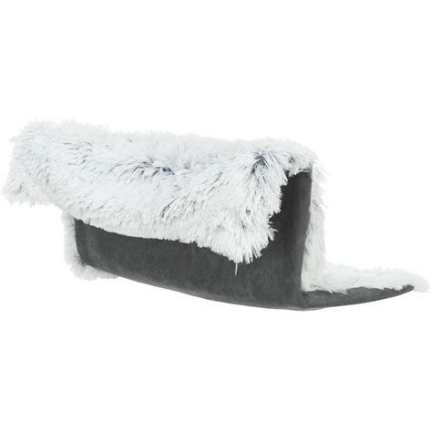 Pohľad na psí pelech s dlhým vlasom.