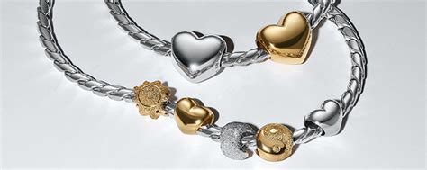 Kolekcia Pandora Minis s rôznymi symbolmi