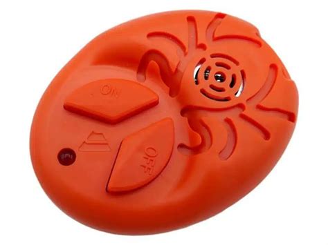 Ultrazvukový odpudzovač kliešťov