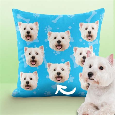 Interiér s obliečkou na vankúš so psom