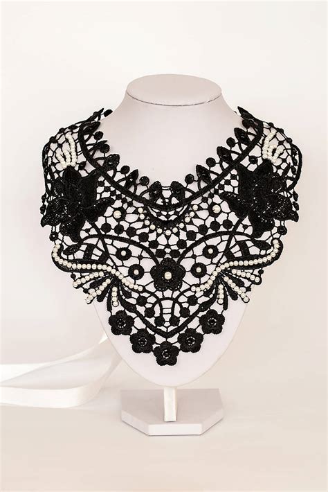 Čipkovaný náhrdelník od Cottelli Jewels