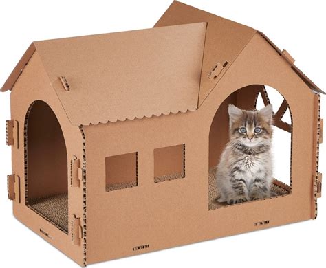 kartónový domček pre mačku s otvormi