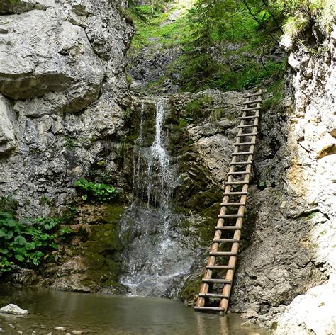 Prosiecka dolina s vodopádom