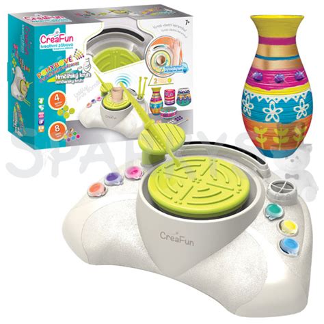 Výstavný kruh so psom a rozhodcom