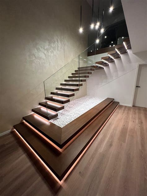 Príklady umiestnenia plechových tabúľ v interiéri