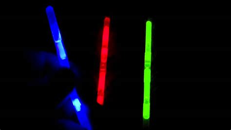 Porovnanie rôznych farieb svietiacich obojkov