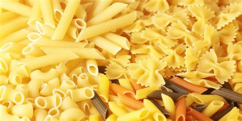 Obrázok rôznych druhov cestovín a omáčok