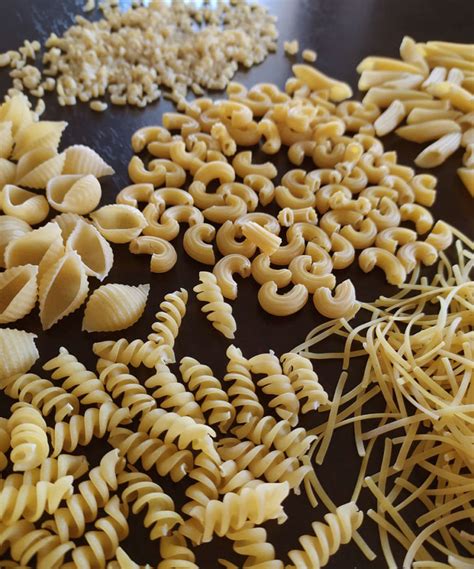 Fotografia rôznych druhov domácich cestovín