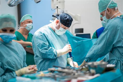 Veterinárna operácia chrbtice psa