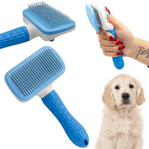 Česanie psa s hrabličkami