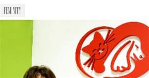 Pes cíti rebrá pod kožou