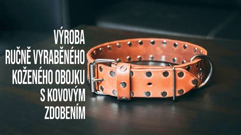 Detail zdobenia koženého obojku s razením