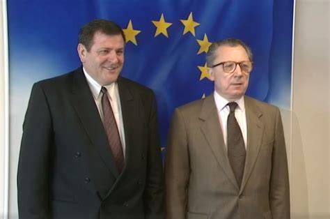 Foto: Vladimir Demichov a jeho dvojhlavé psy