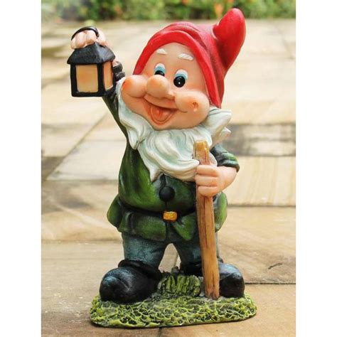 Makena a Palček pracujúce v skleníku