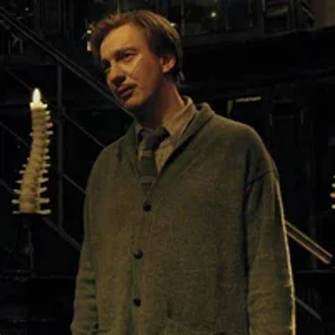 Infografika - Passages: Remus Lupin's life timeline and key events