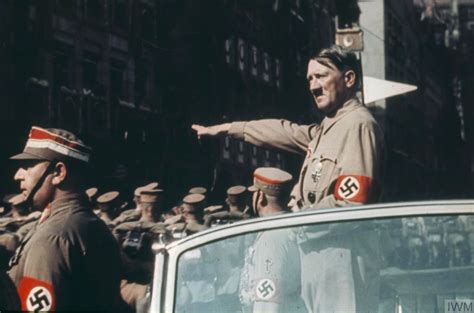 Adolf Hitler s nemeckým ovčiakom