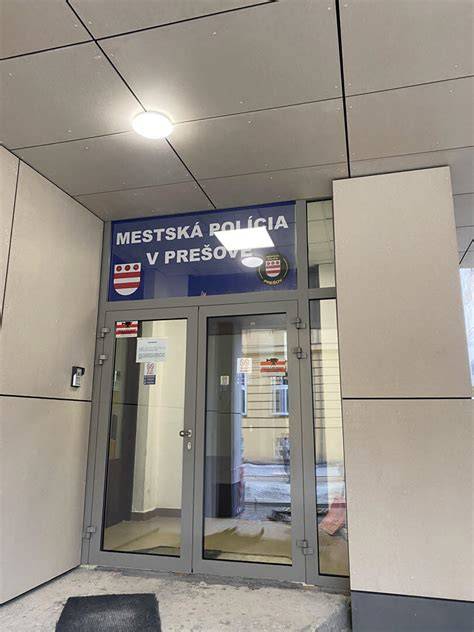 kontakt na mestský úrad a polícia