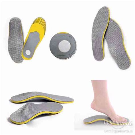 Odtlačok nohy s vysokou klenbou v porovnaní s normálnym odtlačkom