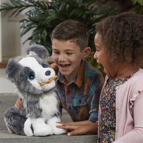 FurReal Friends Ricky - psík na koberci