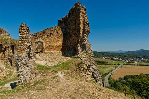 Obrázok z výletov po Tekove a Levice - panoráma regiónu a turistické atrakcie