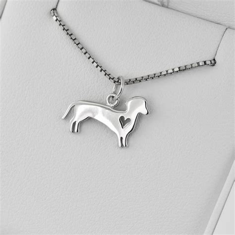 Strieborný prívesok v tvare psíka