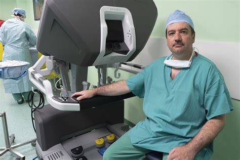 Infografika: Ako prebieha transplantácia obličky od živého darcu a čo ju odlišuje od transplantácie od zomrelého darcu