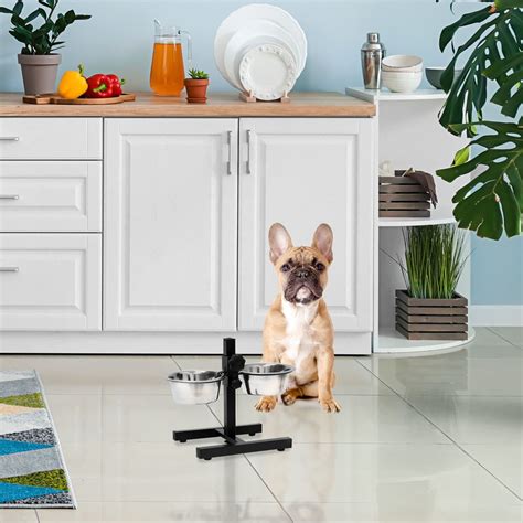 Misky s krmivom pre šteniatko