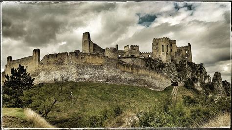 Beckovský hrad - ilustratívna mapa alebo fotografia