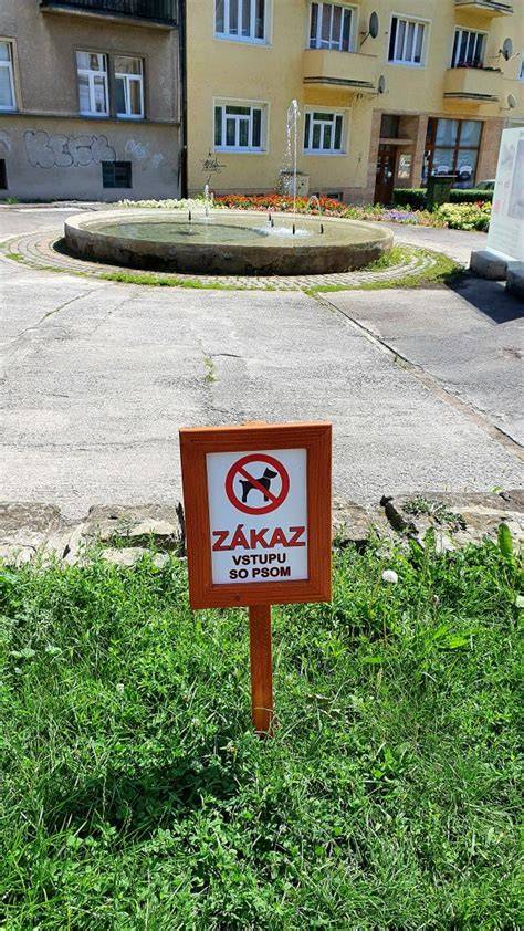 Informácie o nových výbehoch pre psov a pravidlá čistoty v parkoch