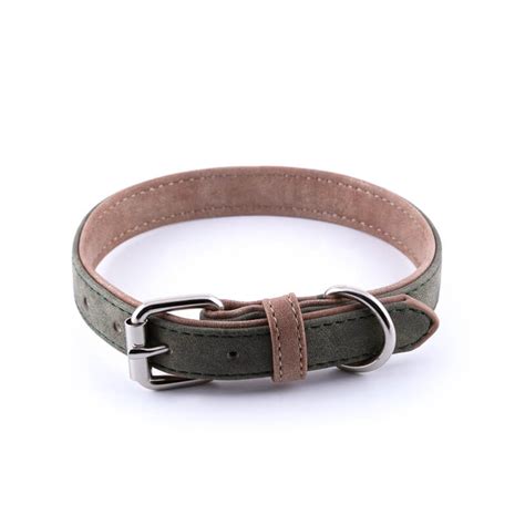 Kožený obojok pre psa so zdobením